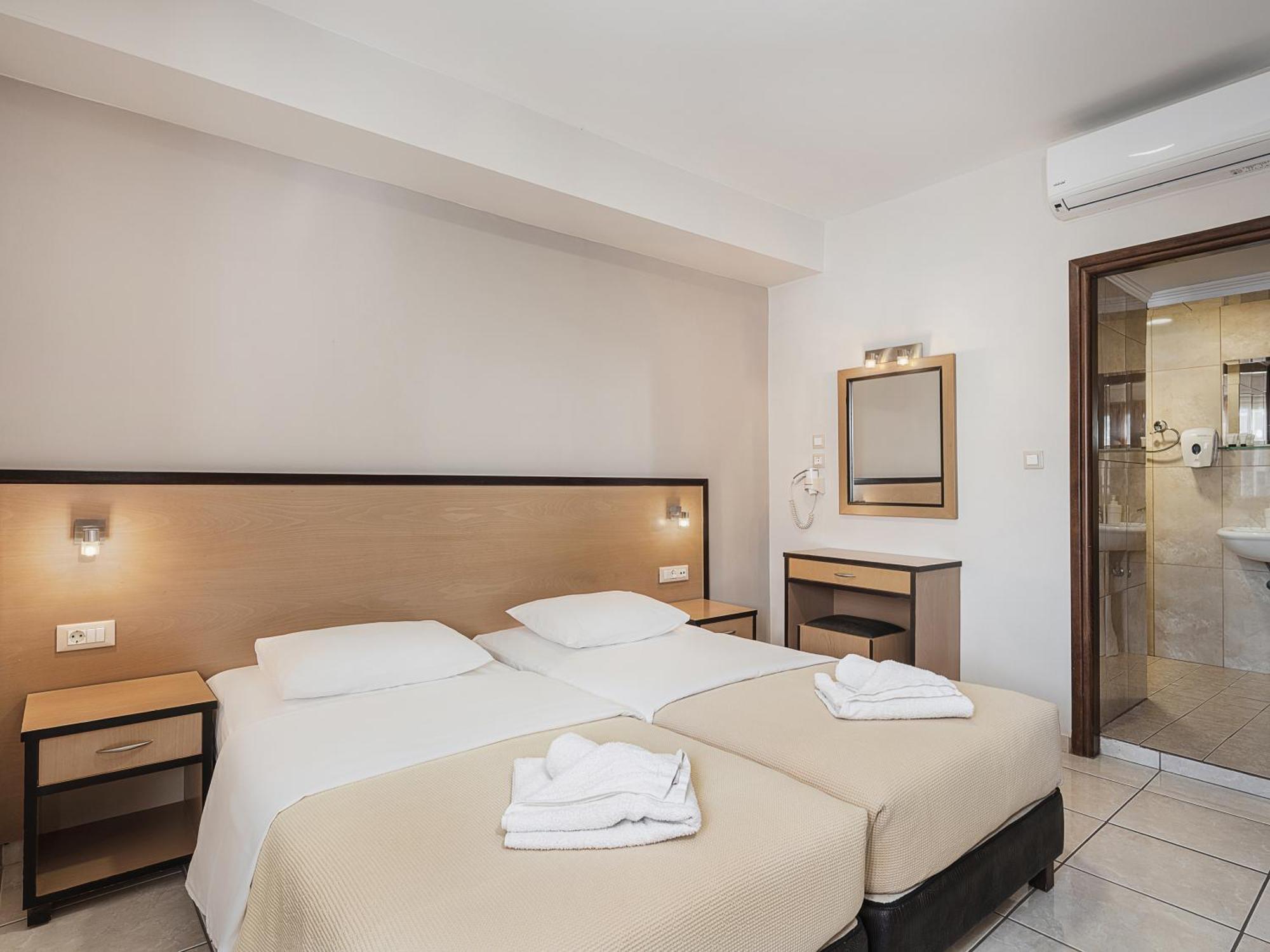 Theofilos City Hotel خانيا المظهر الخارجي الصورة