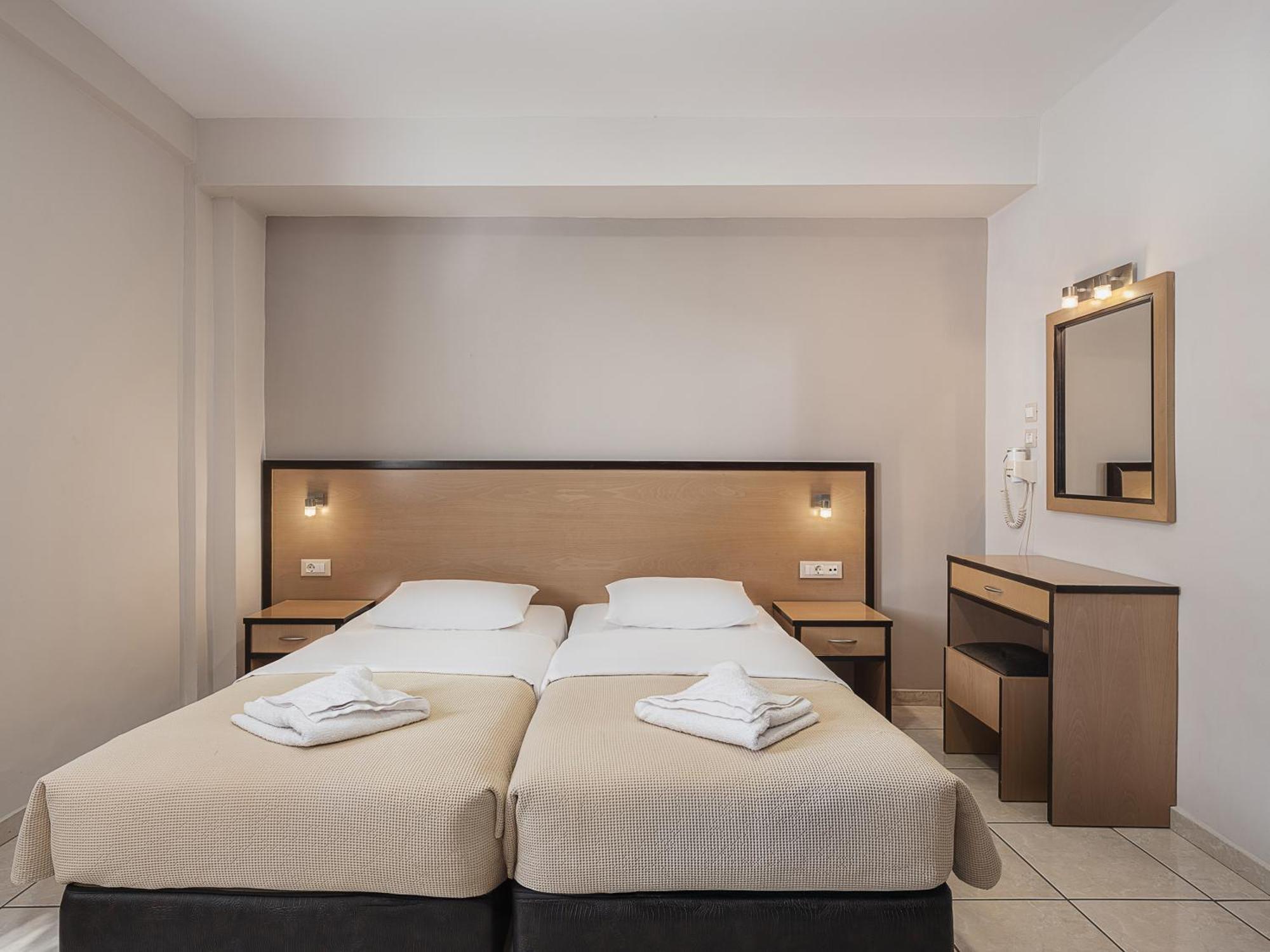 Theofilos City Hotel خانيا المظهر الخارجي الصورة