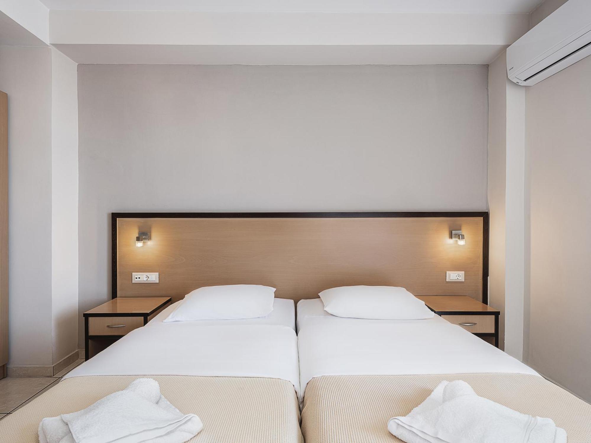 Theofilos City Hotel خانيا المظهر الخارجي الصورة